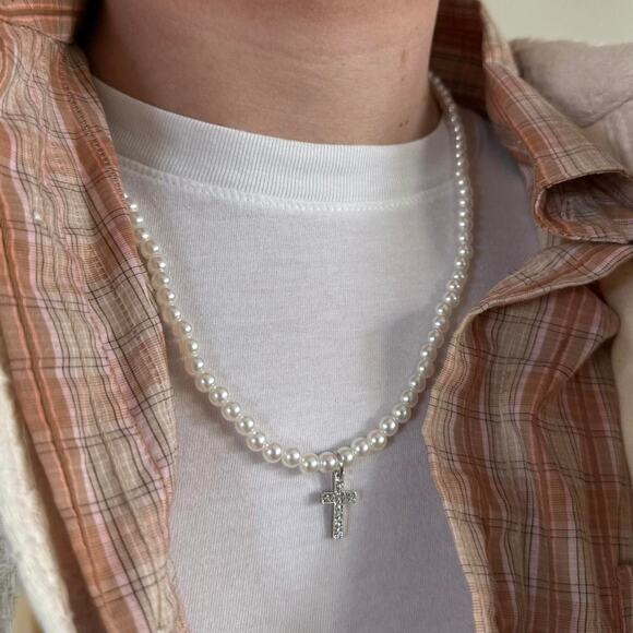 y2k 2000s style heavy metal punk grunge pearl emo cross pendant necklace - Picture 3 of 9